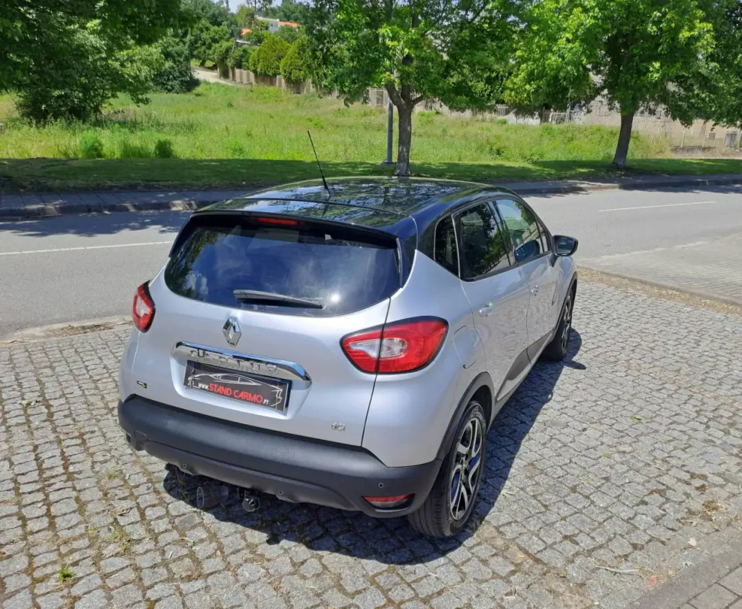 Renault Captur 2015 - 12500 EUR, 154000 km - AUTO.MOTO.pt - 154000km - foto 6 de 14