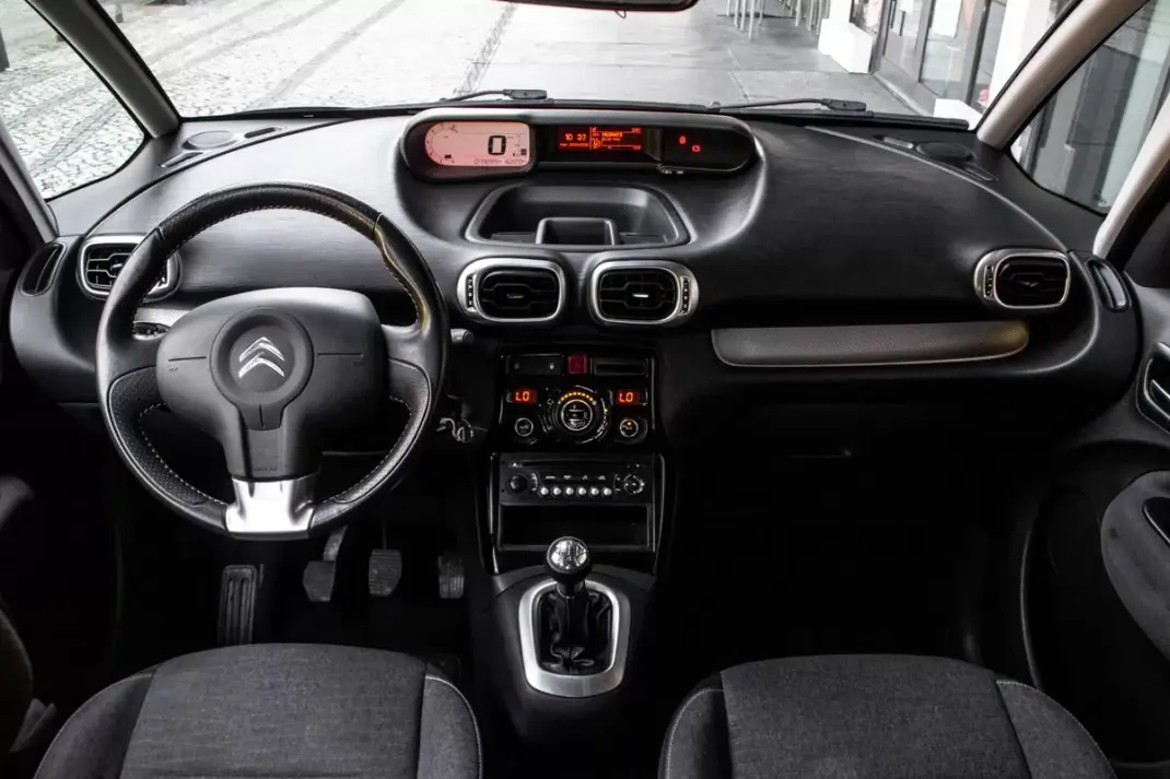 Citroën C3 Picasso 2017 - 7450 EUR, 79899 km - AUTO.MOTO.pt - 79899km - foto 27 de 27