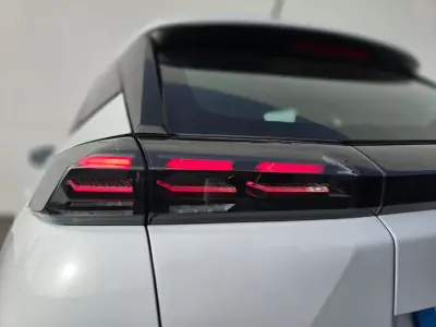 Peugeot 2008 2024 - 18500 EUR, 10965 km - AUTO.MOTO.pt - 10965km - foto 8 de 34