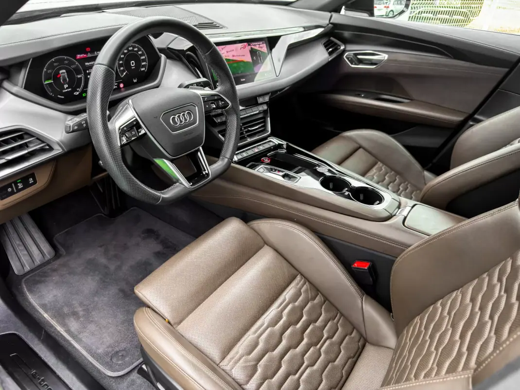 Audi e-tron GT 2022 - 58500 EUR, 86000 km - 86000km - foto 19 de 36