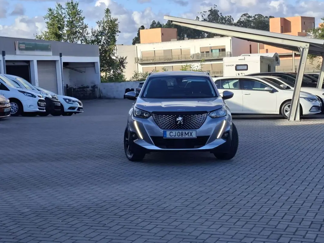 Peugeot 2008 2021 - 16500 EUR, 87900 km - 87900km - foto 14 de 32