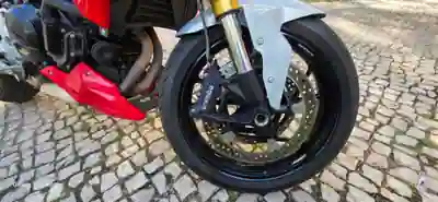 BMW F 900 R 2021 — foto 5 de 15