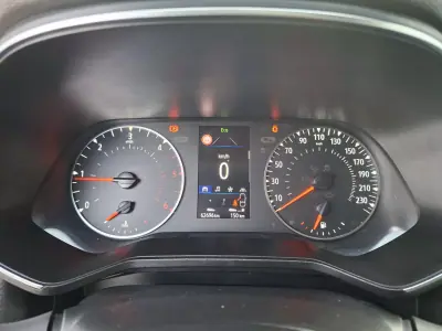 Renault Clio 2019 - 15000 EUR, 62800 km - AUTO.MOTO.pt - 62800km - foto 19 de 32