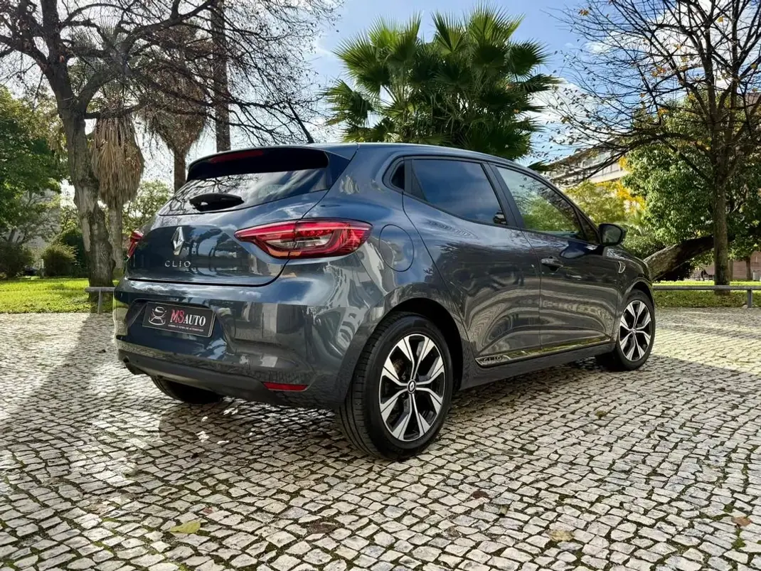 Renault Clio 2022 - 14790 EUR, 78950 km - AUTO.MOTO.pt - 78950km - foto 5 de 36