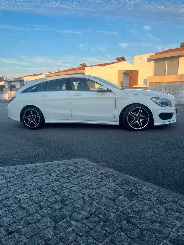 Mercedes-Benz CLA 180 2016 - 18000 EUR, 172898 km - AUTO.MOTO.pt - 172898km - foto 4 de 10