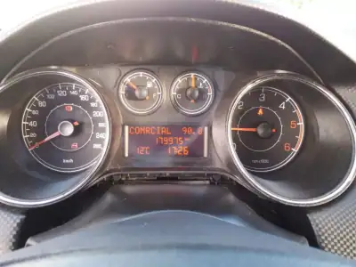 Fiat Bravo 2010 - 7450 EUR, 179975 km - AUTO.MOTO.pt - 179975km - foto 13 de 18