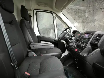 Peugeot 2020 - 15000 EUR, 165000 km - AUTO.MOTO.pt - 165000km - foto 6 de 10