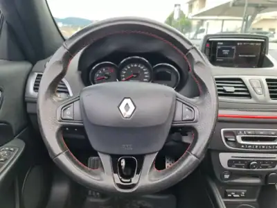 Renault Mégane Cabrio 2015 - 14990 EUR, 195000 km - AUTO.MOTO.pt - 195000km - foto 25 de 43