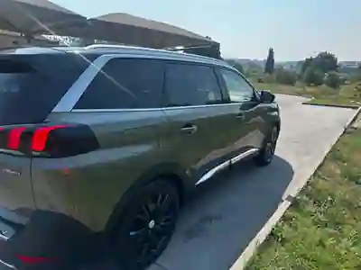 Peugeot 5008 2019 - 21000 EUR, 114000 km - AUTO.MOTO.pt - 114000km - foto 5 de 13