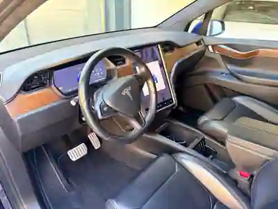 Tesla Model X 2018 - 36300 EUR, 176000 km - 176000km - foto 10 de 15