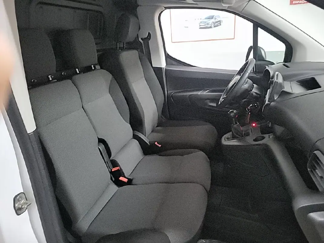 Citroën Berlingo 1.6 HDI Control 2019 - 11400 EUR, 82669 km - AUTO.MOTO.pt - 82669km - foto 20 de 21
