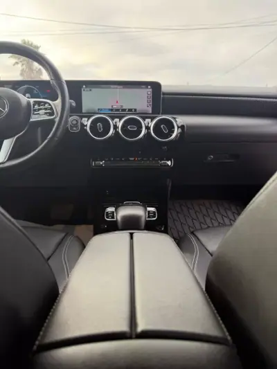 Mercedes-Benz A 180 2019 - 24950 EUR, 116000 km - AUTO.MOTO.pt - 116000km - foto 22 de 34