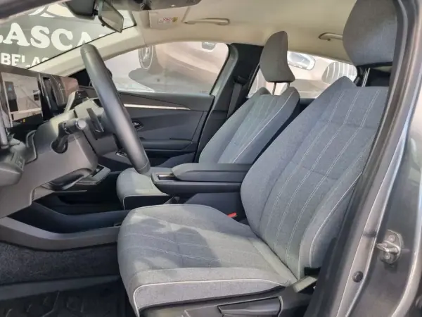 Renault Mégane E-Tech 2023 - 26900 EUR, 40000 km - AUTO.MOTO.pt - 40000km - foto 4 de 14