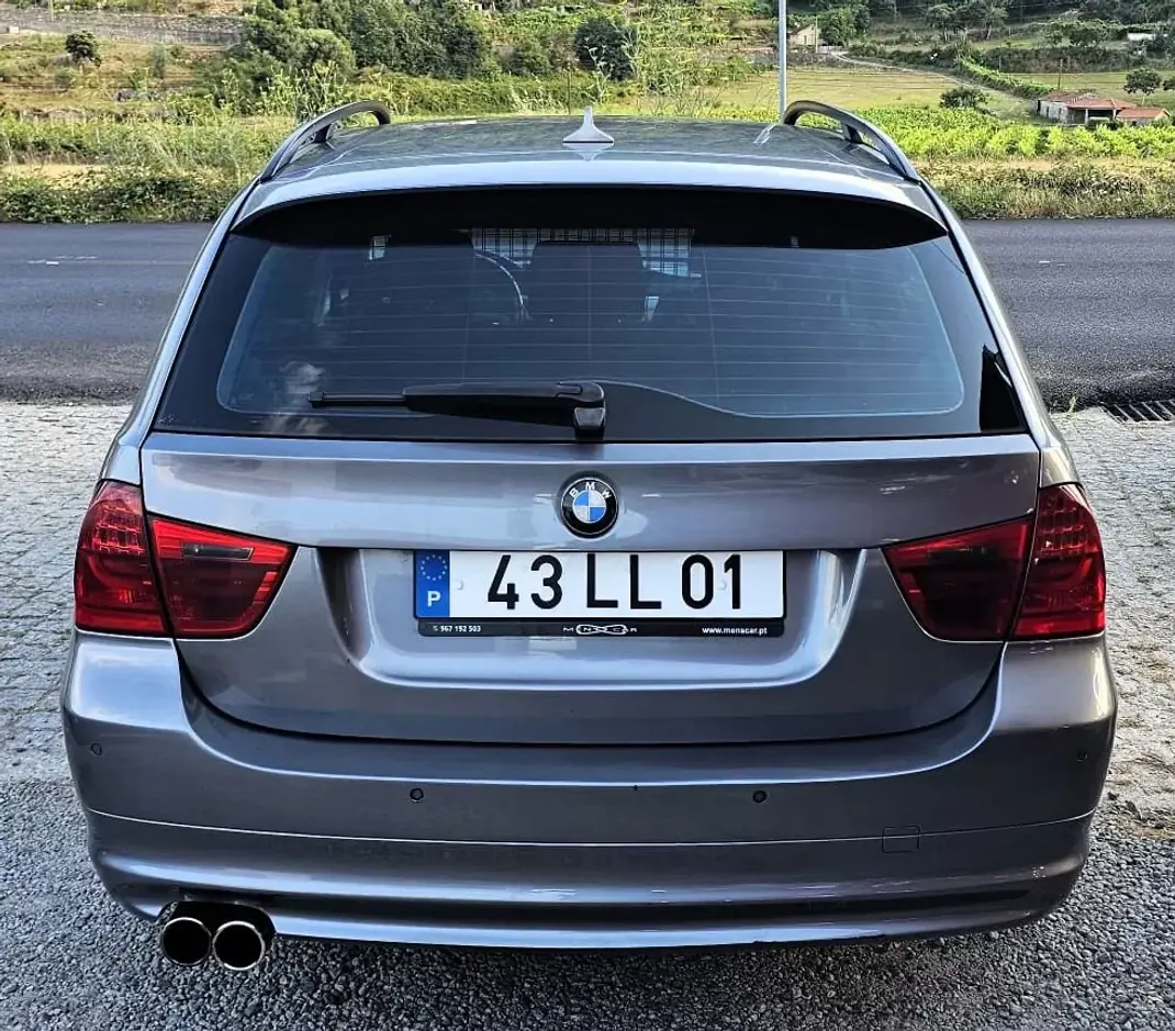 BMW 318 2008 - 9000 EUR, 300000 km - 300000km - foto 17 de 20