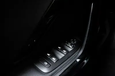 Peugeot 2008 2018 - 11890 EUR, 60033 km - AUTO.MOTO.pt - 60033km - foto 19 de 41