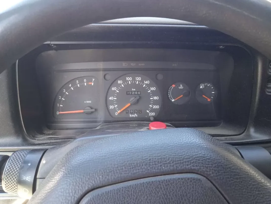 Ford Escort Cabrio 1988 - 7500 EUR, 91460 km - AUTO.MOTO.pt - 91460km - foto 12 de 12