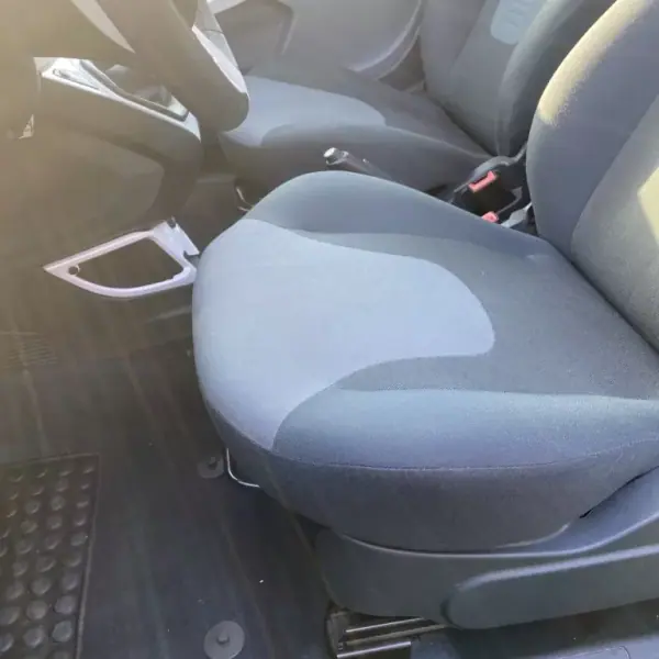 Ford KA 2013 - 7990 EUR, 129000 km - AUTO.MOTO.pt - 129000km - foto 11 de 22