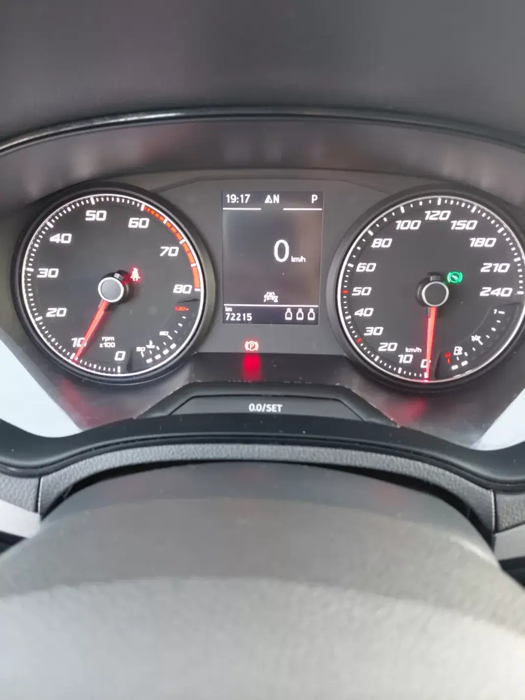 SEAT Arona 2021 - 16900 EUR, 70000 km - AUTO.MOTO.pt - 70000km - foto 5 de 12