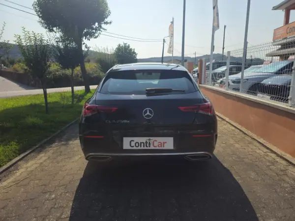 Mercedes-Benz CLA 250 2021 - 27500 EUR, 99400 km - AUTO.MOTO.pt - 99400km - foto 5 de 16