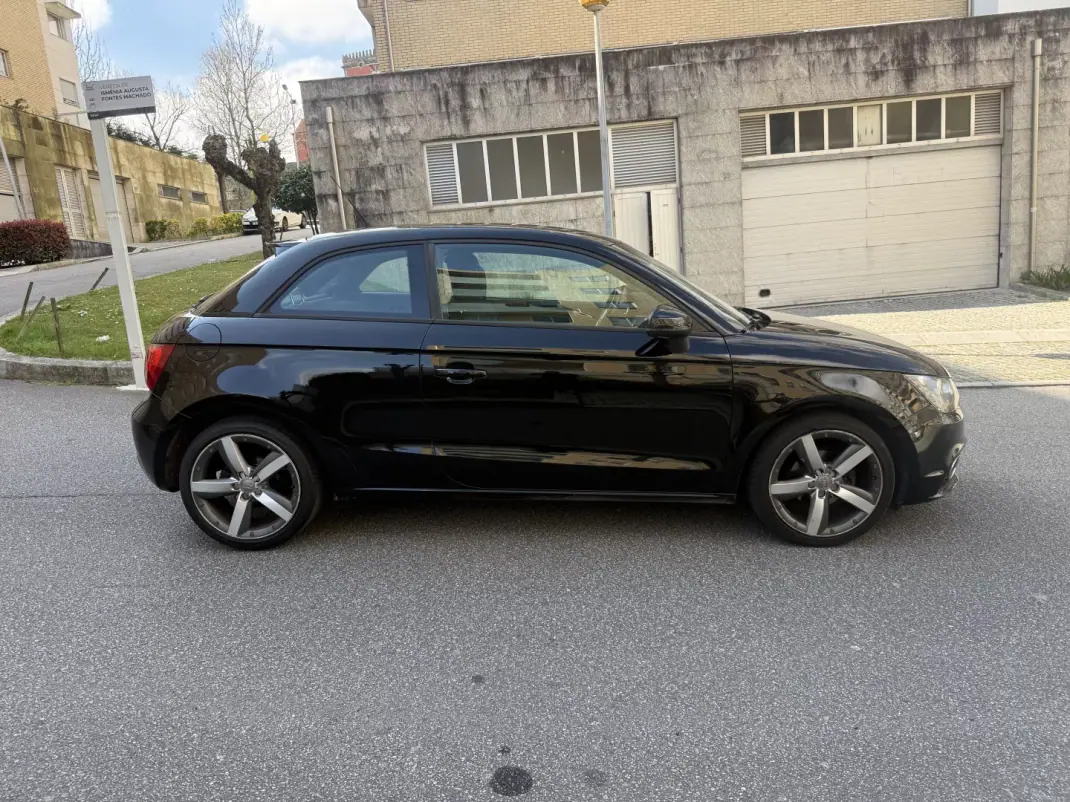 Audi A1 2011 - 8450 EUR, 203000 km - AUTO.MOTO.pt - 203000km - foto 7 de 14