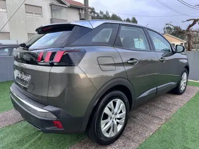 Peugeot 3008 2019 - 13900 EUR, 180000 km - AUTO.MOTO.pt - 180000km - foto 4 de 45