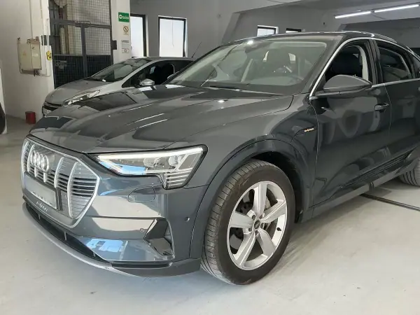 Audi e-tron Sportback 2020 — photo 2 of 6