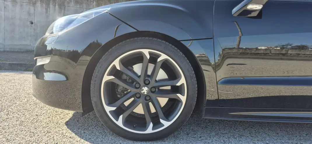 Peugeot RCZ 2014 - 15750 EUR, 213000 km - AUTO.MOTO.pt - 213000km - foto 6 de 31