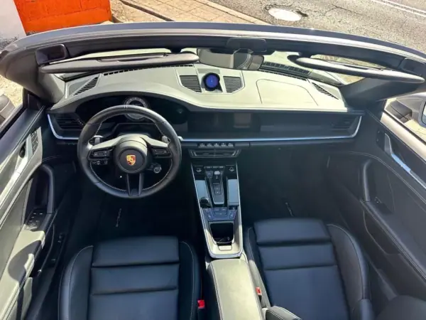 Porsche 992 2021 - 315000 EUR, 14800 km - AUTO.MOTO.pt - 14800km - foto 14 de 17
