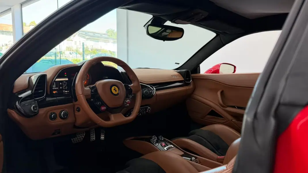 Ferrari 458 Italia 2012 - 214999 EUR, 93159 km - 93159km - foto 15 de 25