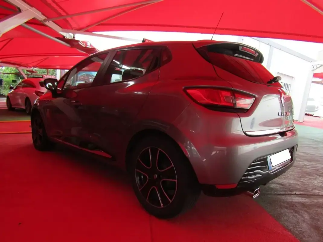 Renault Clio 2015 - 9950 EUR, 183980 km - 183980km - foto 8 de 10