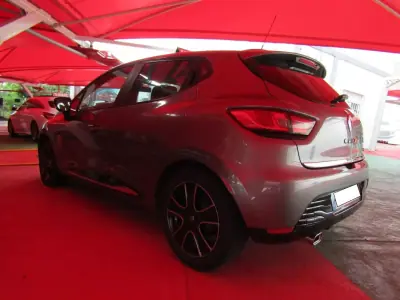 Renault Clio 2015 - 9950 EUR, 183980 km - 183980km - foto 8 de 10