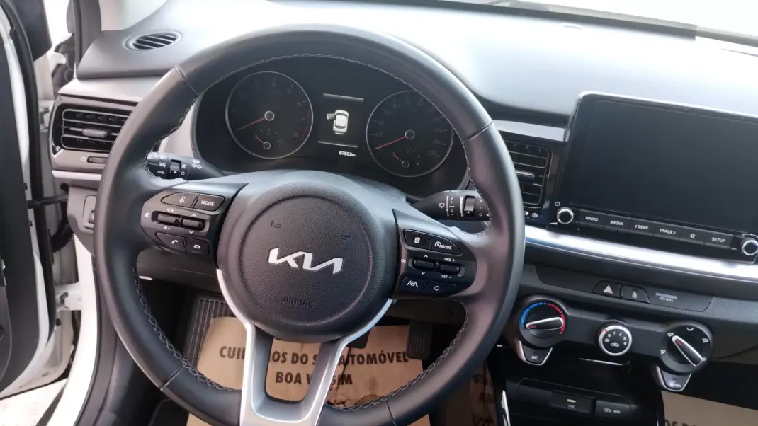 Kia Stonic 2022 - 15500 EUR, 87000 km - AUTO.MOTO.pt - 87000km - foto 27 de 35