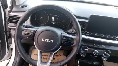 Kia Stonic 2022 - 15500 EUR, 87000 km - AUTO.MOTO.pt - 87000km - foto 27 de 35
