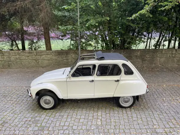 Citroën Dyane 1979 - 7900 EUR, 92000 km - AUTO.MOTO.pt - 92000km - foto 34 de 38