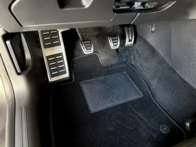 SEAT Leon 2015 - 14000 EUR, 181000 km - AUTO.MOTO.pt - 181000km - foto 86 de 92