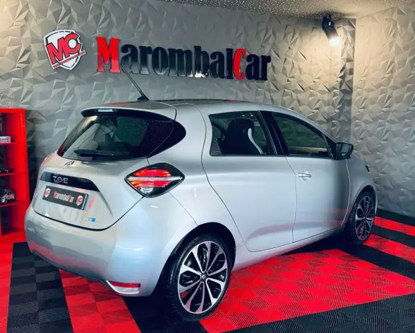 Renault Zoe 2021 - 21990 EUR, 60654 km - AUTO.MOTO.pt - 60654km - foto 2 de 26