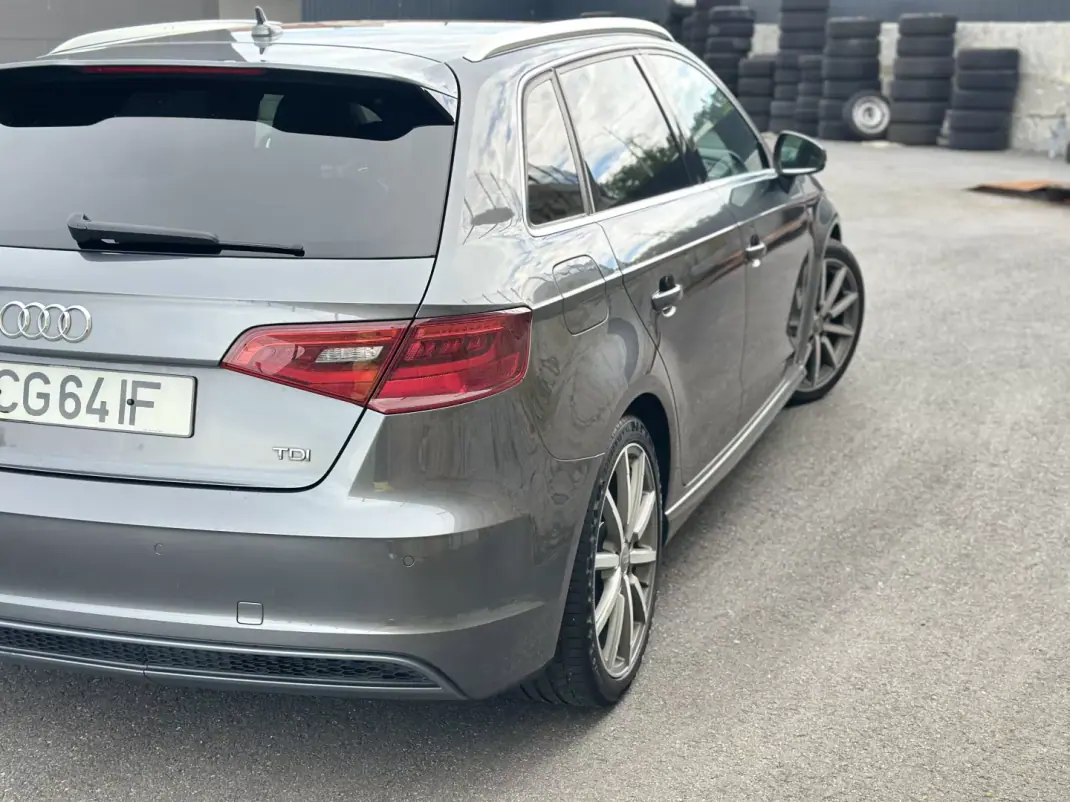 Audi A3 Sportback 2015 - 18150 EUR, 182000 km - AUTO.MOTO.pt - 182000km - foto 8 de 37