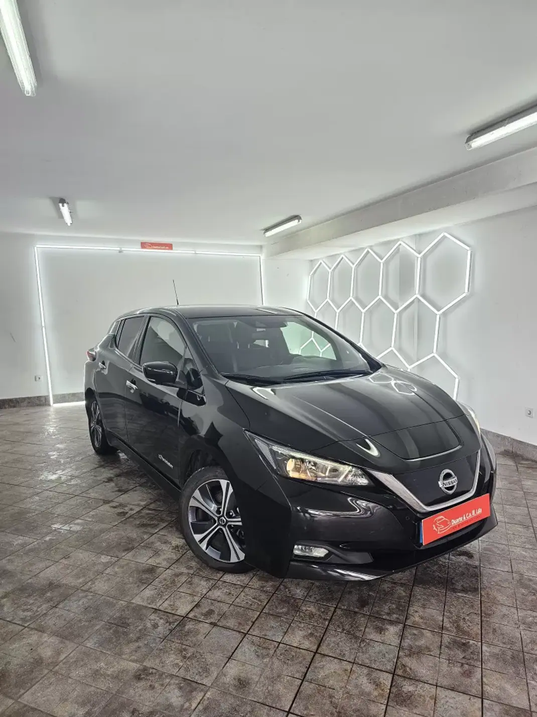 Nissan Leaf 2019 - 19500 EUR, 25097 km - AUTO.MOTO.pt - 25097km - foto 3 de 41