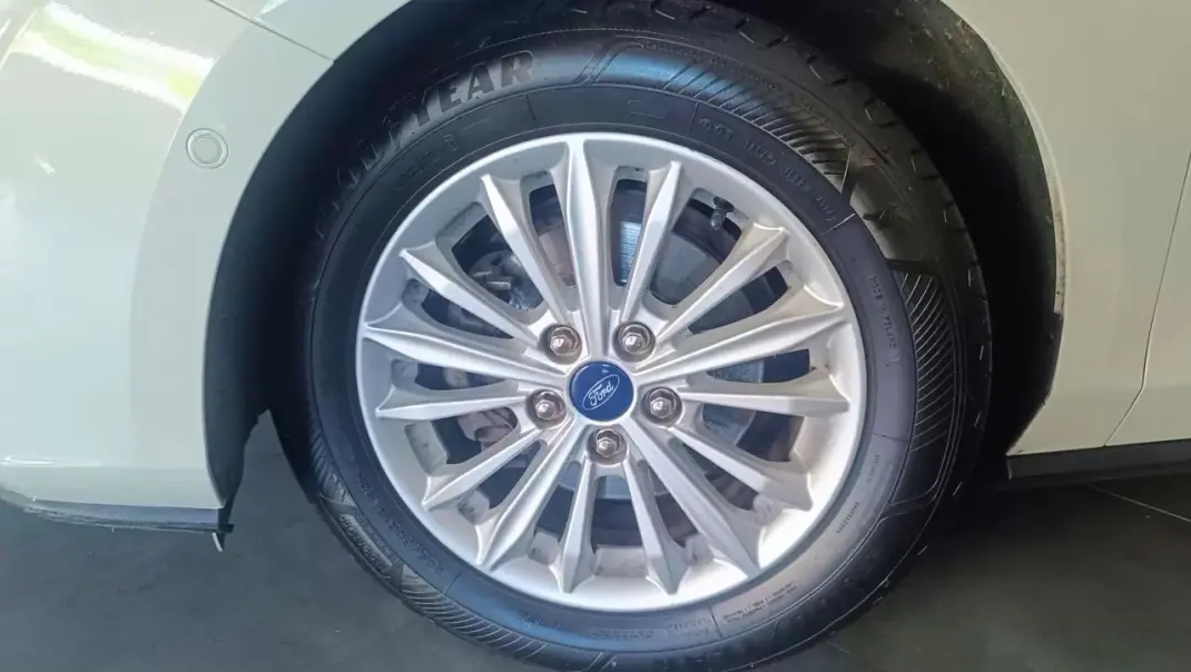Ford Focus 2020 - 16990 EUR, 121900 km - 121900km - foto 15 de 16