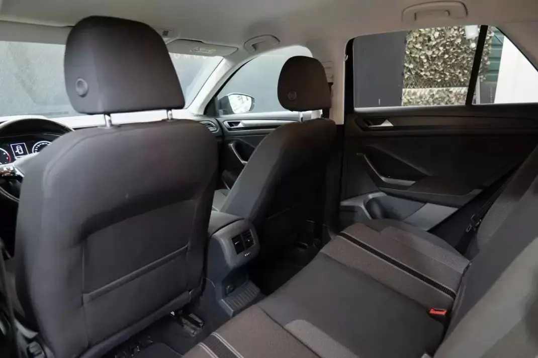 Volkswagen T-Roc 2019 - 21900 EUR, 135000 km - AUTO.MOTO.pt - 135000km - foto 41 de 48