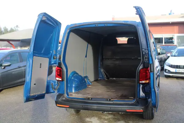 VW Transporter 2.0 TDI Confortline Extra 150Cv 2021 - 22990 EUR, 115000 km - AUTO.MOTO.pt - 115000km - foto 12 de 19