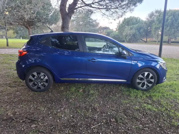 Renault Clio 2023 - 18990 EUR, 21500 km - AUTO.MOTO.pt - 21500km - foto 2 de 38