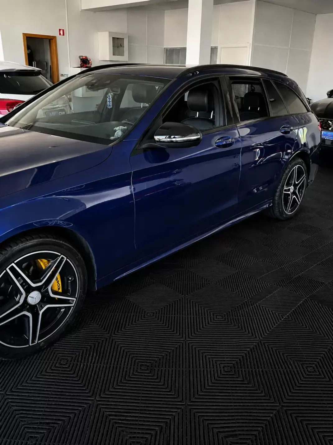 Mercedes-Benz C 300 2020 - 28490 EUR, 132309 km - 132309km - foto 5 de 11