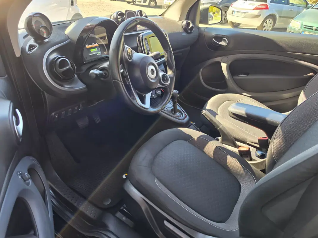 Smart ForTwo 2020 - 13750 EUR, 69200 km - 69200km - foto 8 de 11