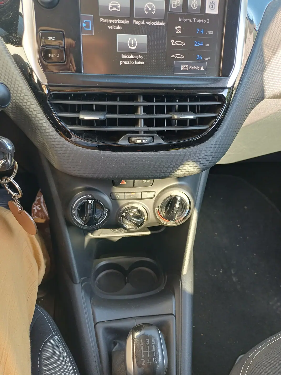 Peugeot 208 2016 - 6500 EUR, 130000 km - 130000km - foto 6 de 7
