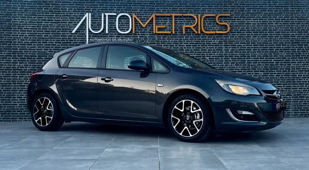 Opel Astra 2012 - 7500 EUR, 187000 km - AUTO.MOTO.pt - 187000km - foto 4 de 13
