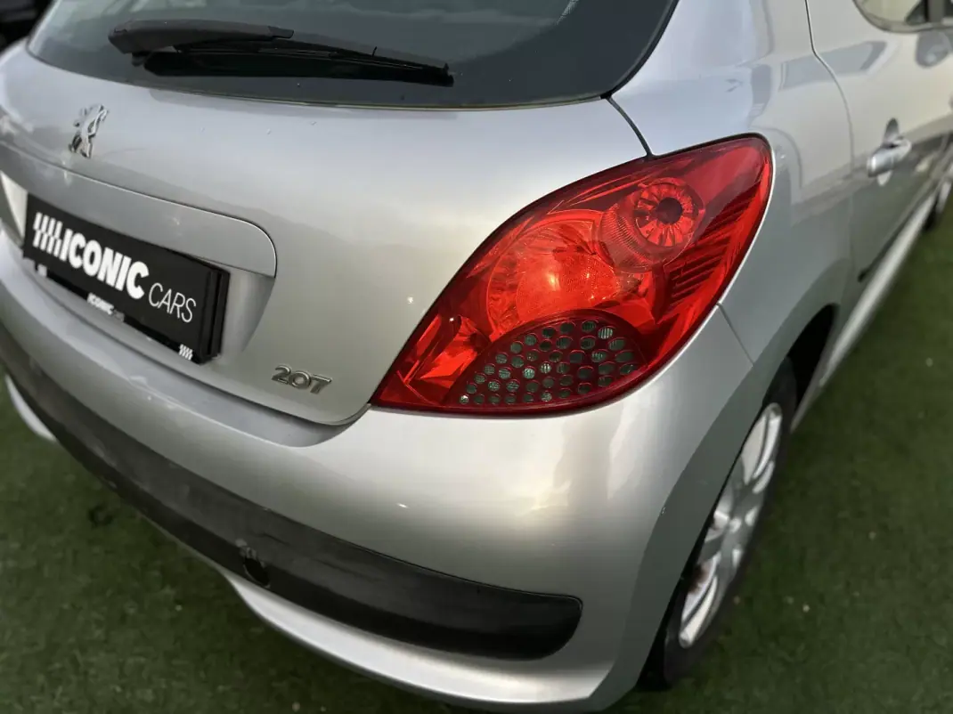Peugeot 207 2007 - 5990 EUR, 181000 km - AUTO.MOTO.pt - 181000km - foto 6 de 26