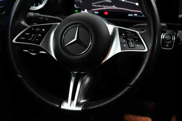 Mercedes-Benz A 200 2023 - 29900 EUR, 59000 km - AUTO.MOTO.pt - 59000km - foto 13 de 26