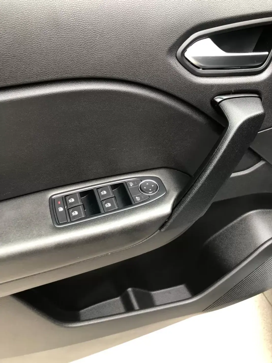 Renault Captur 2023 - 16900 EUR, 51000 km - AUTO.MOTO.pt - 51000km - foto 18 de 31