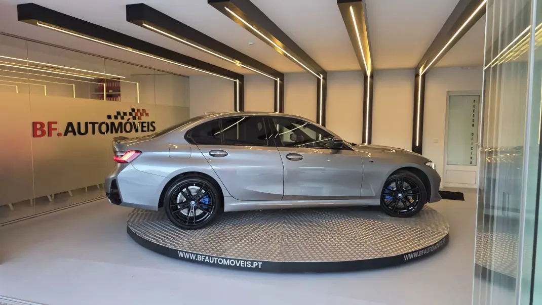 BMW 320 2024 - 42500 EUR, 5552 km - AUTO.MOTO.pt - 5552km - foto 8 de 58